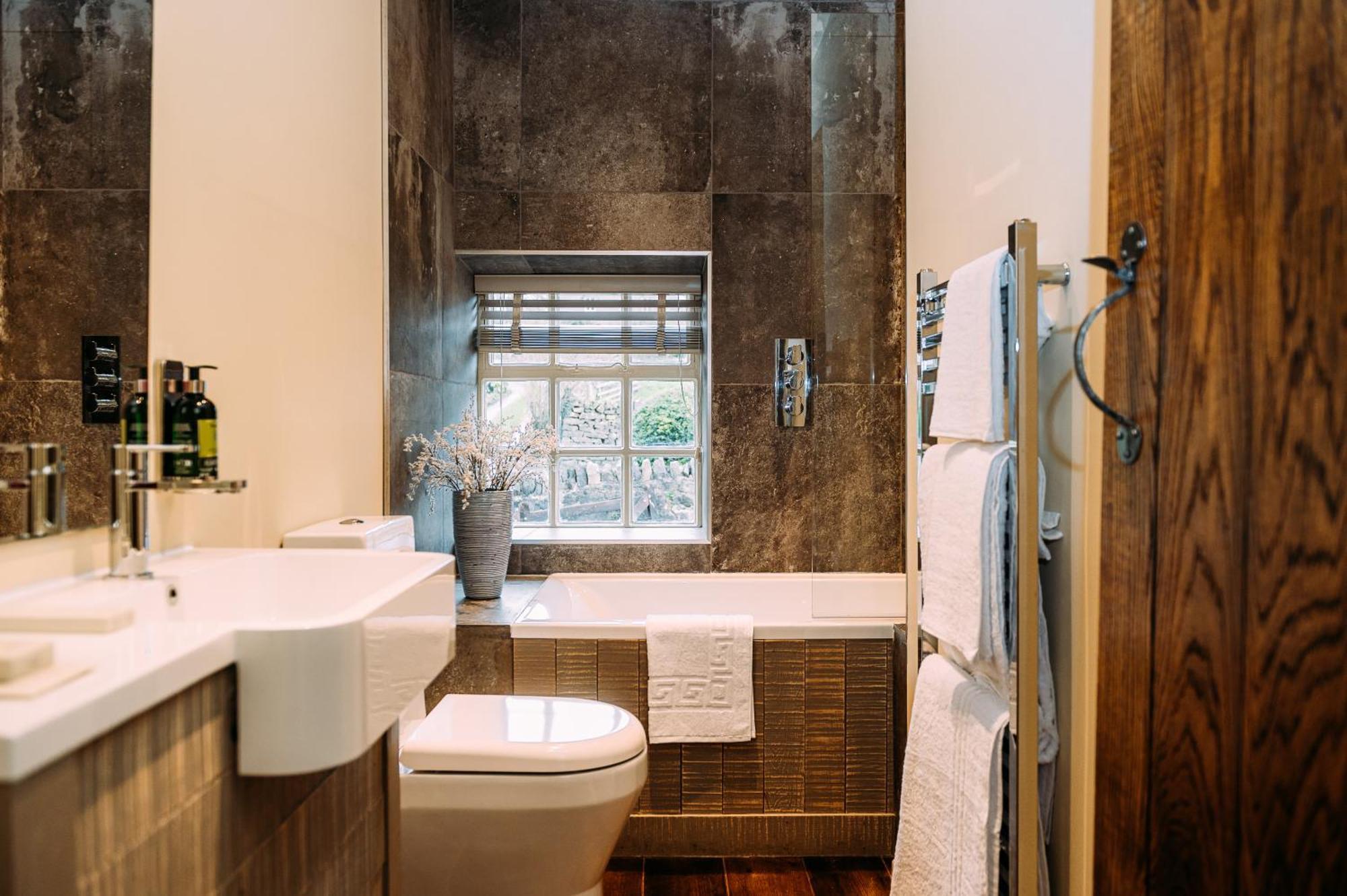 The Assheton Arms Hotel Clitheroe Bagian luar foto