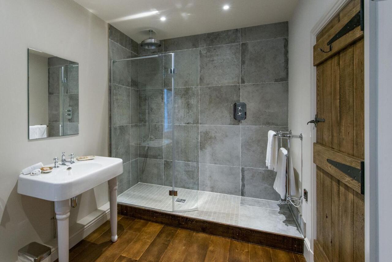 The Assheton Arms Hotel Clitheroe Bagian luar foto